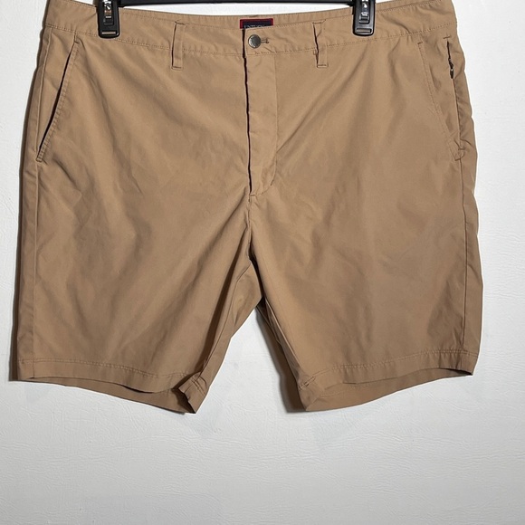 UNTUCKit Men's Beige Flat Front Khaki Shorts 40 - Picture 3 of 13